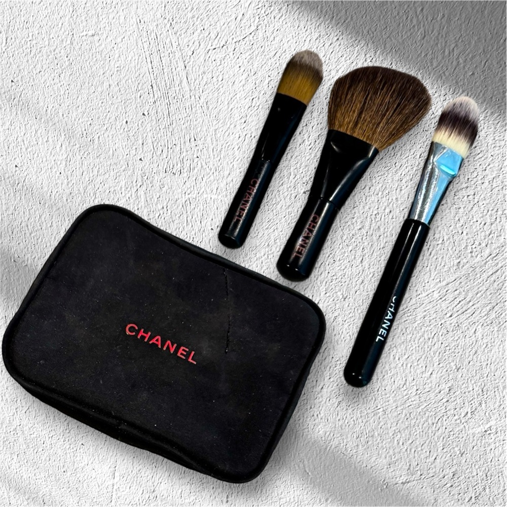 4pc Chanel Makeup Brush and Travel Case